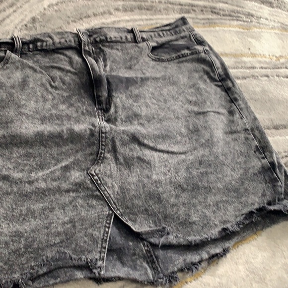 💥$11 — Black Jean Mini Shirt Fashion Nova Plus Size - Picture 4 of 5